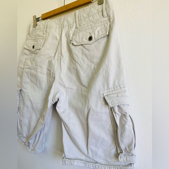 Levi’s Cargo Shorts bundle of Two Cream and gray Size 30 Street wear - Picture 8 of 8